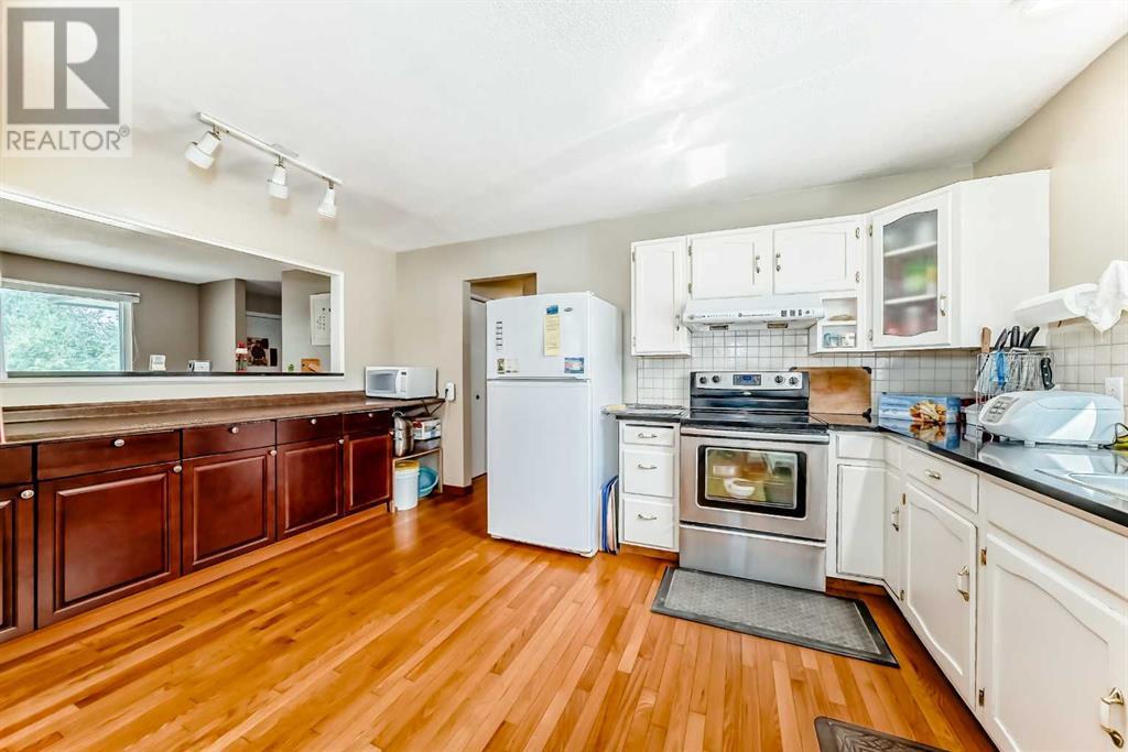 Single Family House Bungalow for Sale in  Dalhurst Way NW Dalhousie Calgary 