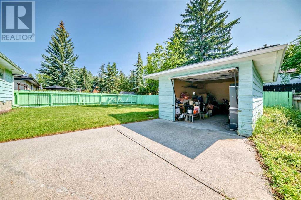 Single Family House Bungalow for Sale in  Dalhurst Way NW Dalhousie Calgary 