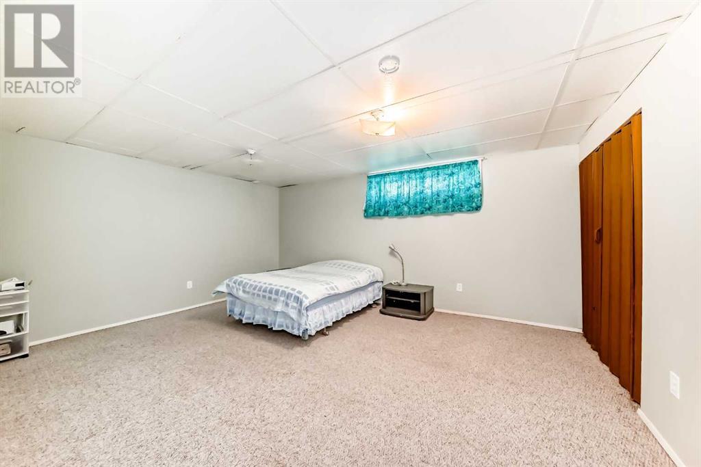 Single Family House Bungalow for Sale in  Dalhurst Way NW Dalhousie Calgary 