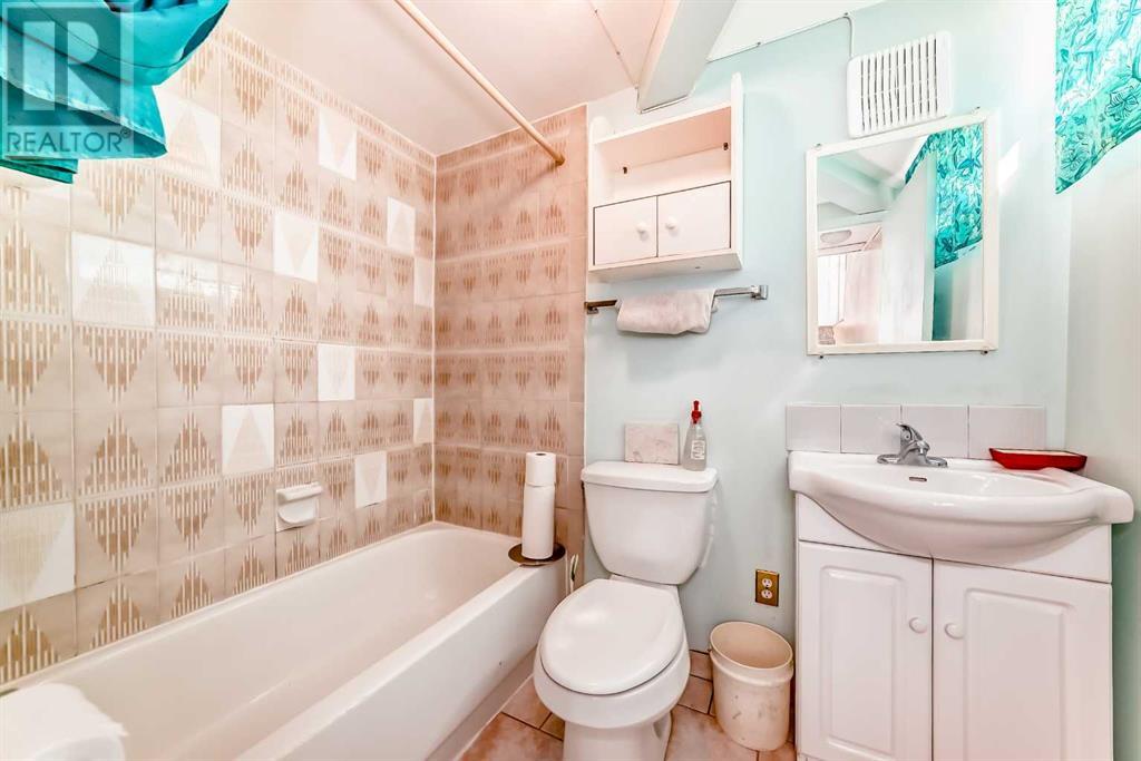 Single Family House Bungalow for Sale in  Dalhurst Way NW Dalhousie Calgary 