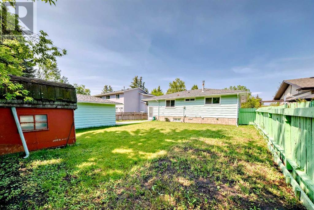 Single Family House Bungalow for Sale in  Dalhurst Way NW Dalhousie Calgary 