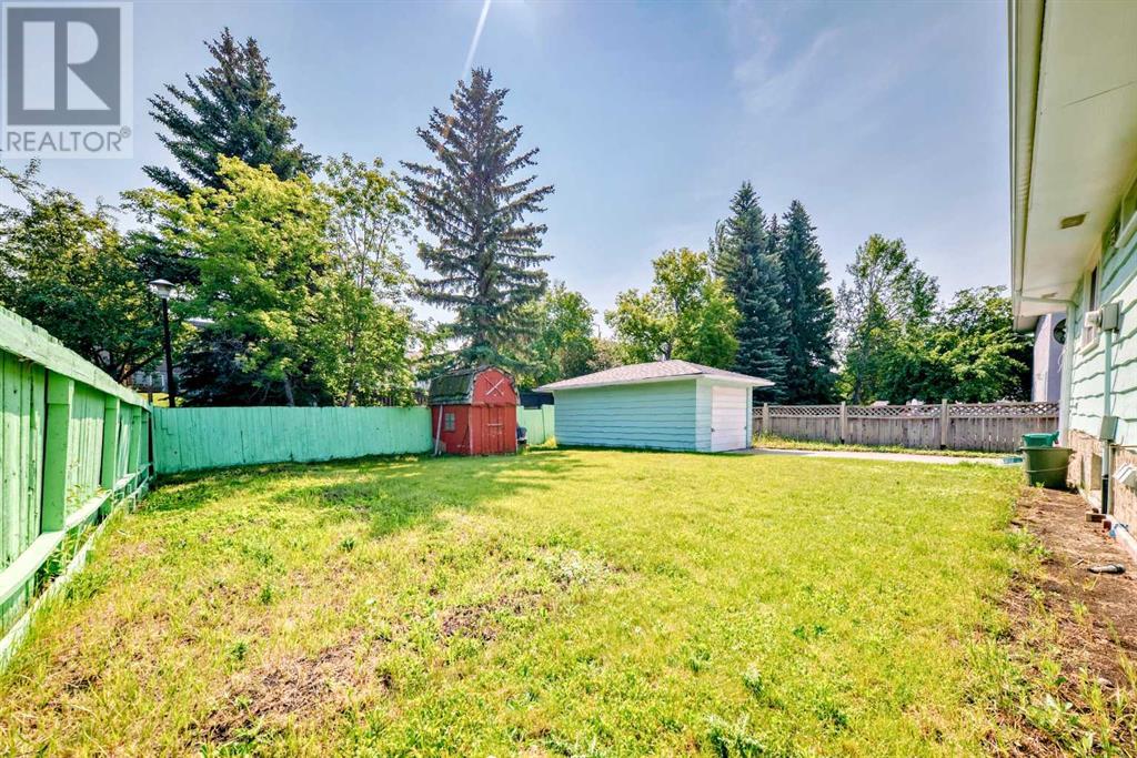 Single Family House Bungalow for Sale in  Dalhurst Way NW Dalhousie Calgary 