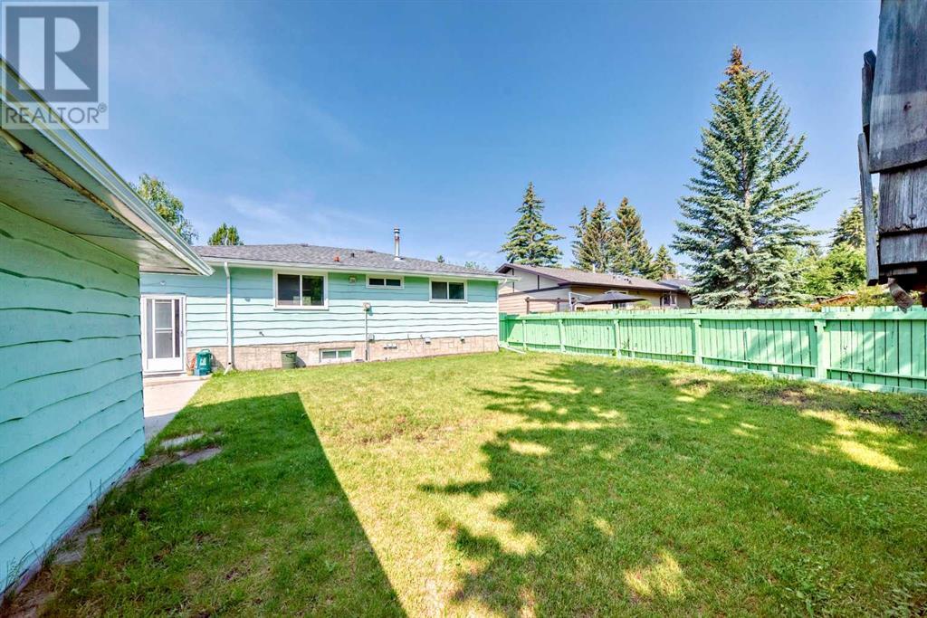 Single Family House Bungalow for Sale in  Dalhurst Way NW Dalhousie Calgary 