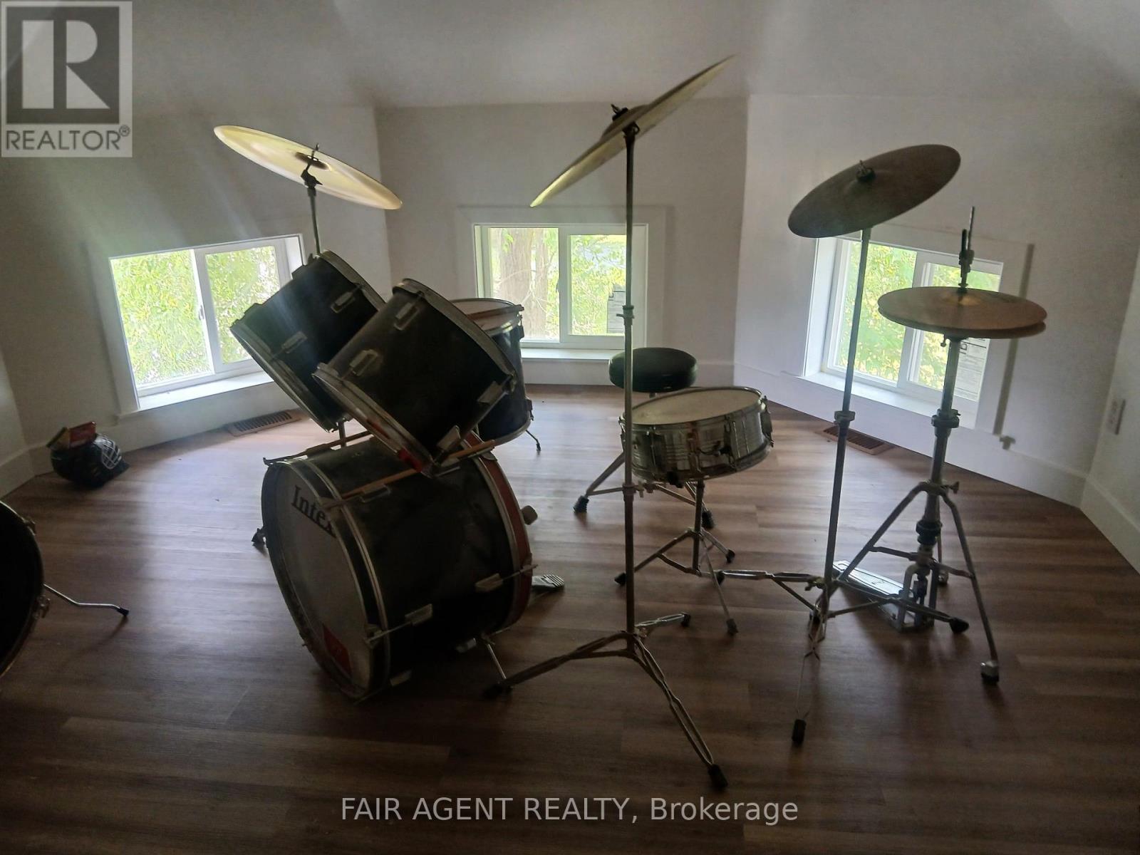 Photo 8 of 349 Stanley Street, Deseronto ON
