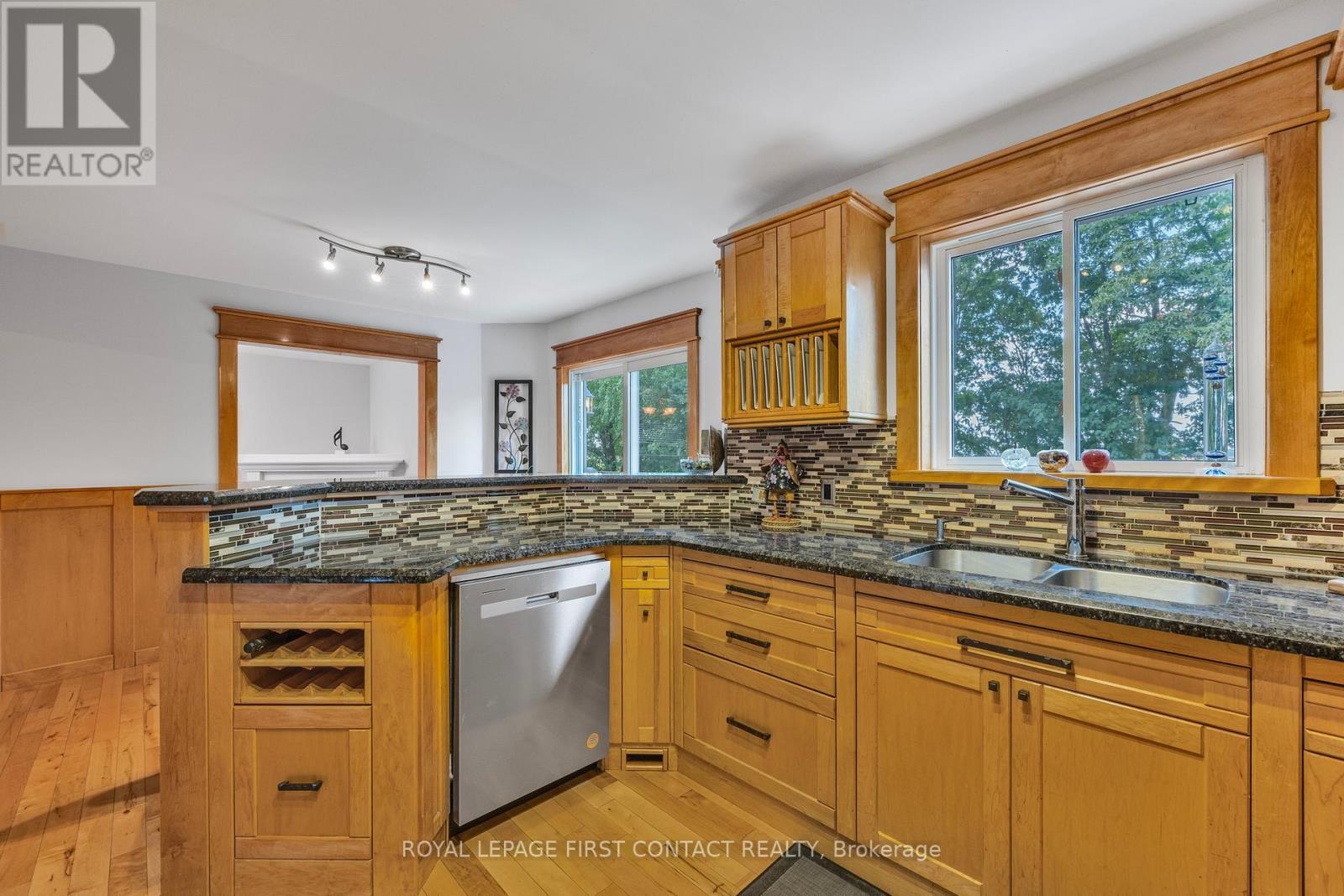 Single Family House for Sale in  LIVINGSTONE STREET W Barrie (Northwest) 