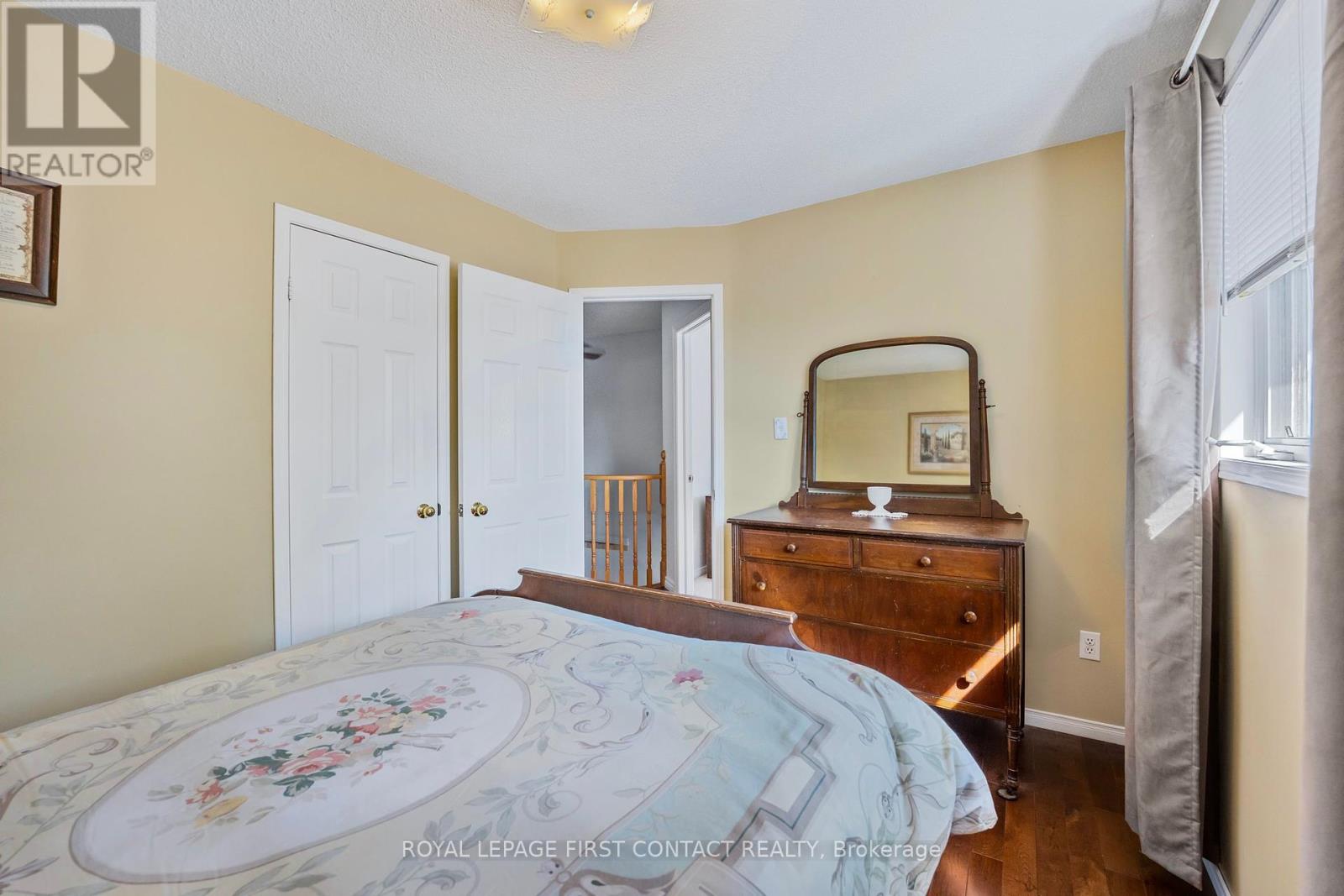Single Family House for Sale in  LIVINGSTONE STREET W Barrie (Northwest) 