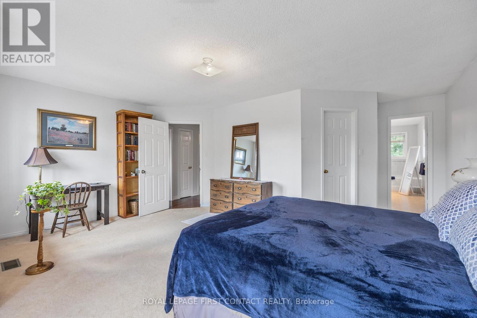 Single Family House for Sale in  LIVINGSTONE STREET W Barrie (Northwest) 
