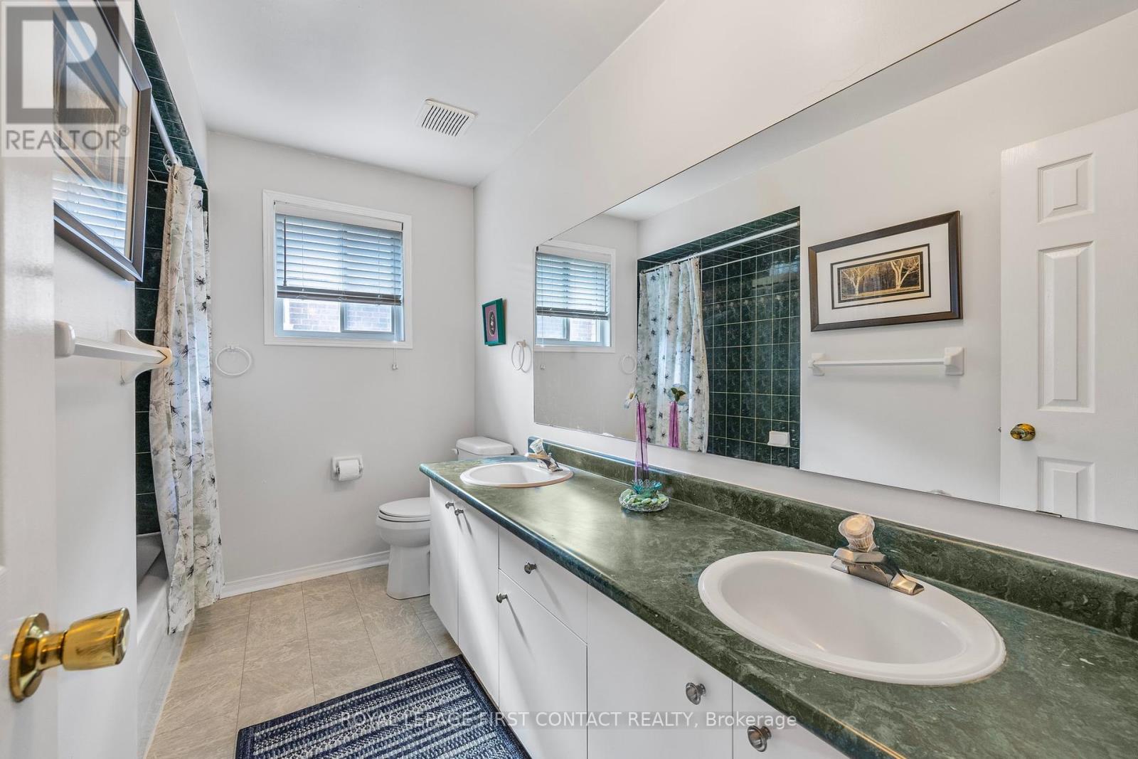 Single Family House for Sale in  LIVINGSTONE STREET W Barrie (Northwest) 
