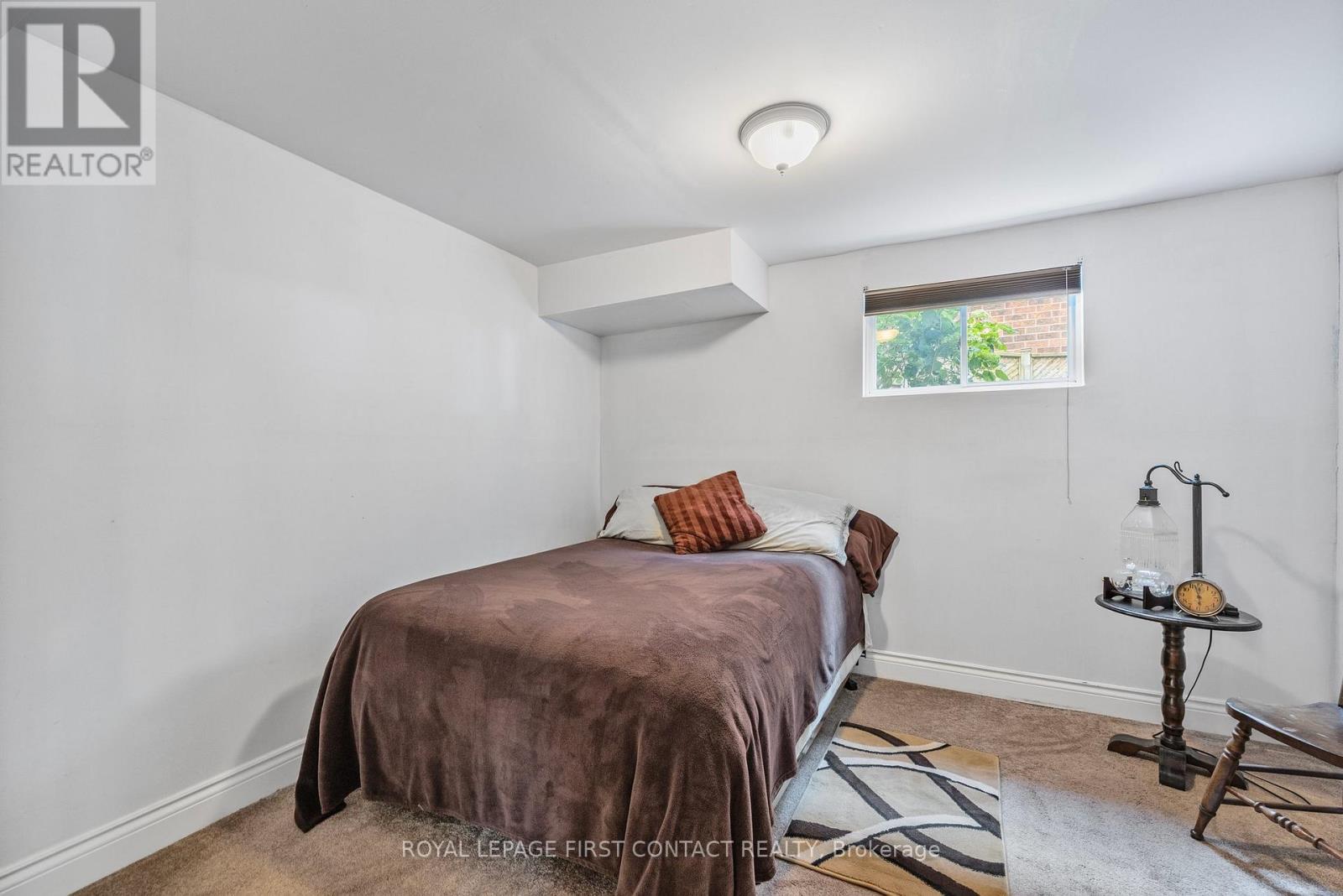 Single Family House for Sale in  LIVINGSTONE STREET W Barrie (Northwest) 
