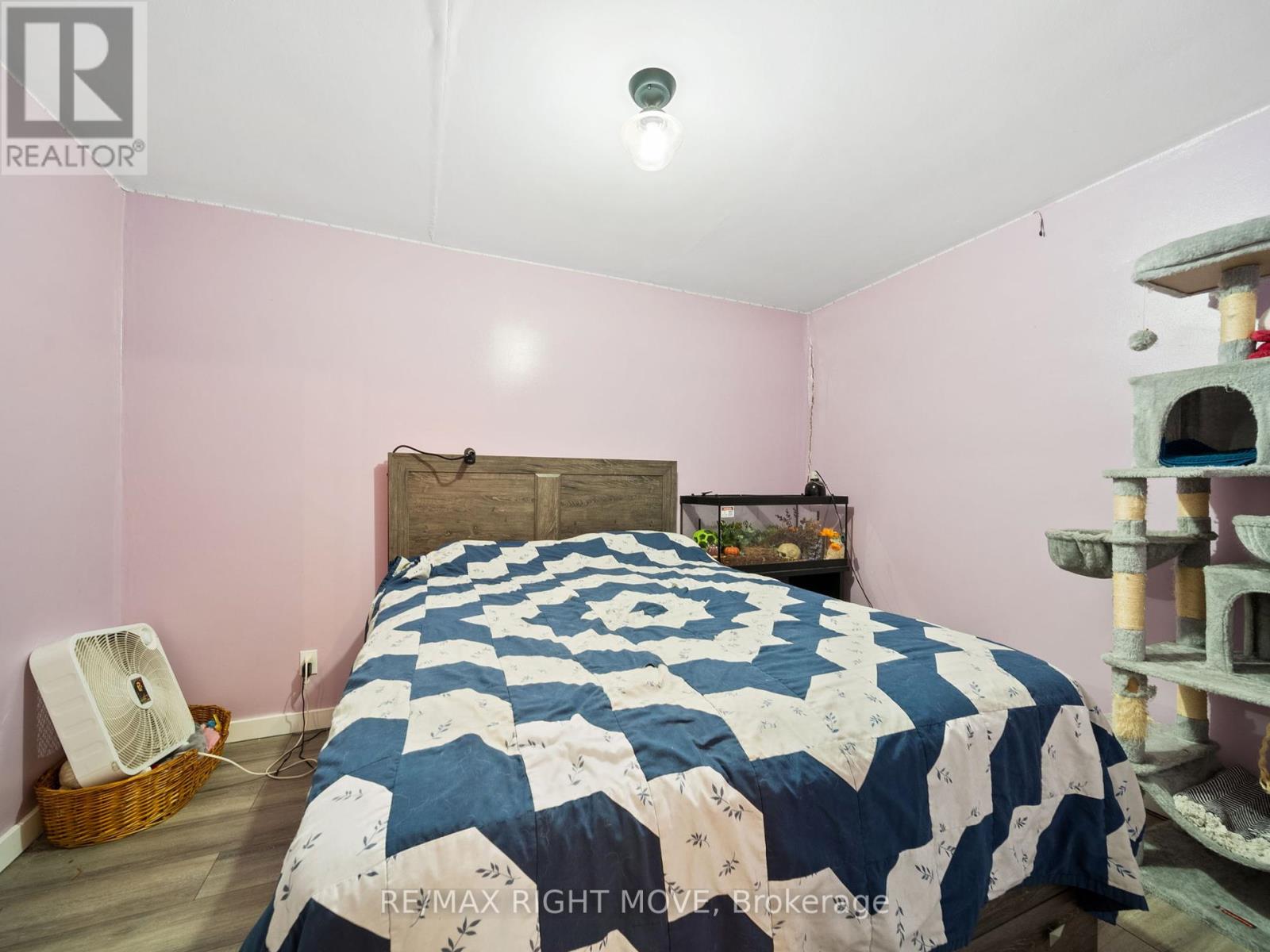 Photo 9 of 122 Elgin Street, Orillia ON