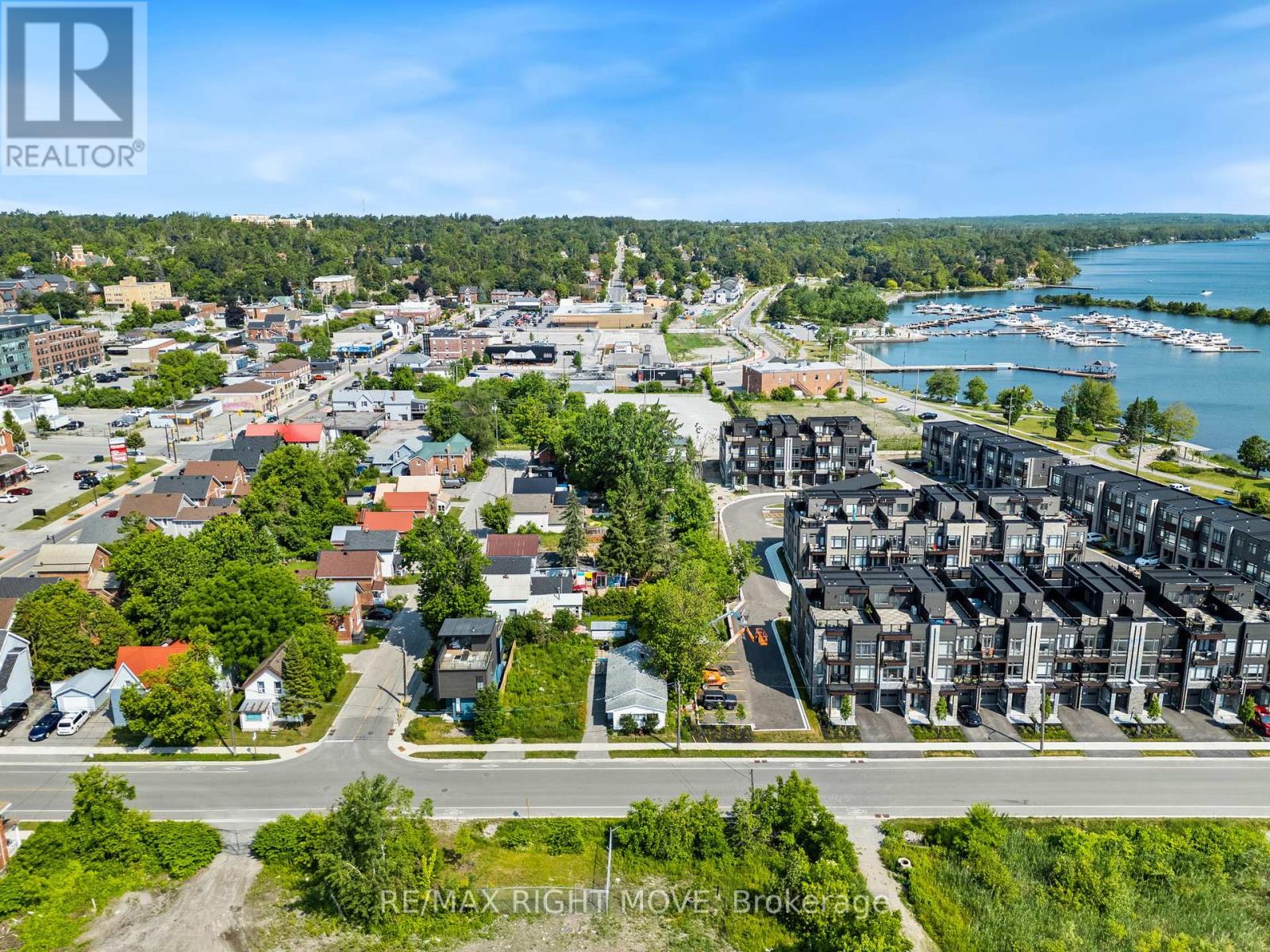 Photo 13 of 122 Elgin Street, Orillia ON