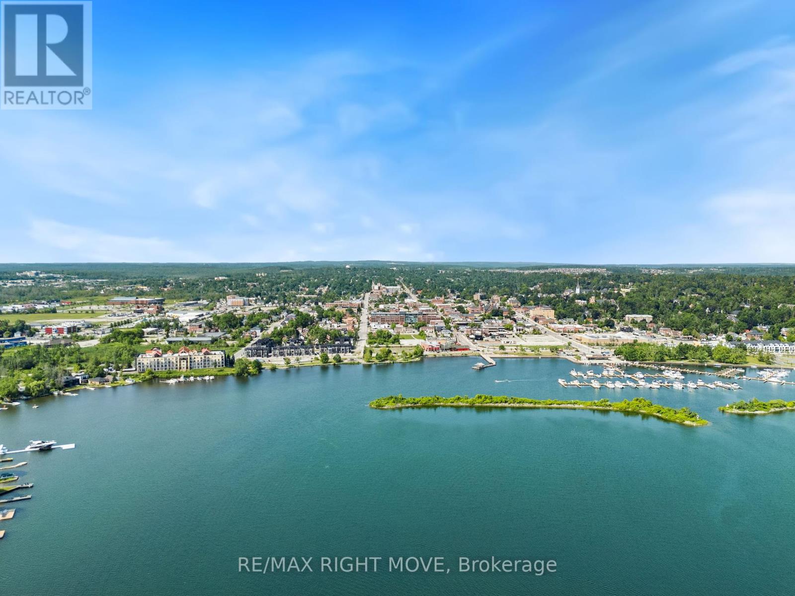 Photo 19 of 122 Elgin Street, Orillia ON