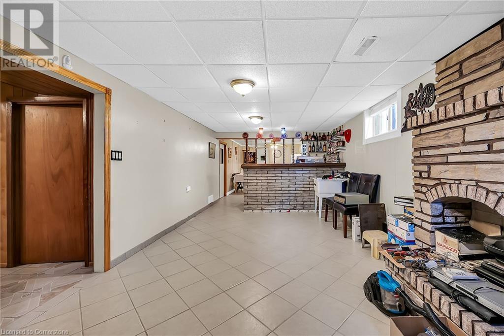 Photo 27 of 31 Summercrest Drive, Hamilton ON
