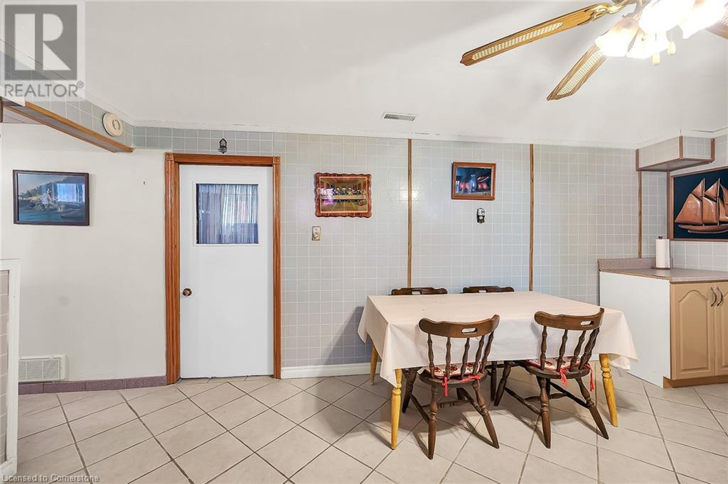 Photo 32 of 31 Summercrest Drive, Hamilton ON