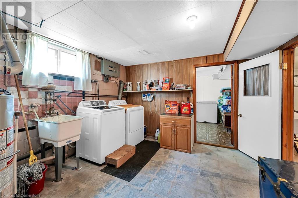 Photo 33 of 31 Summercrest Drive, Hamilton ON