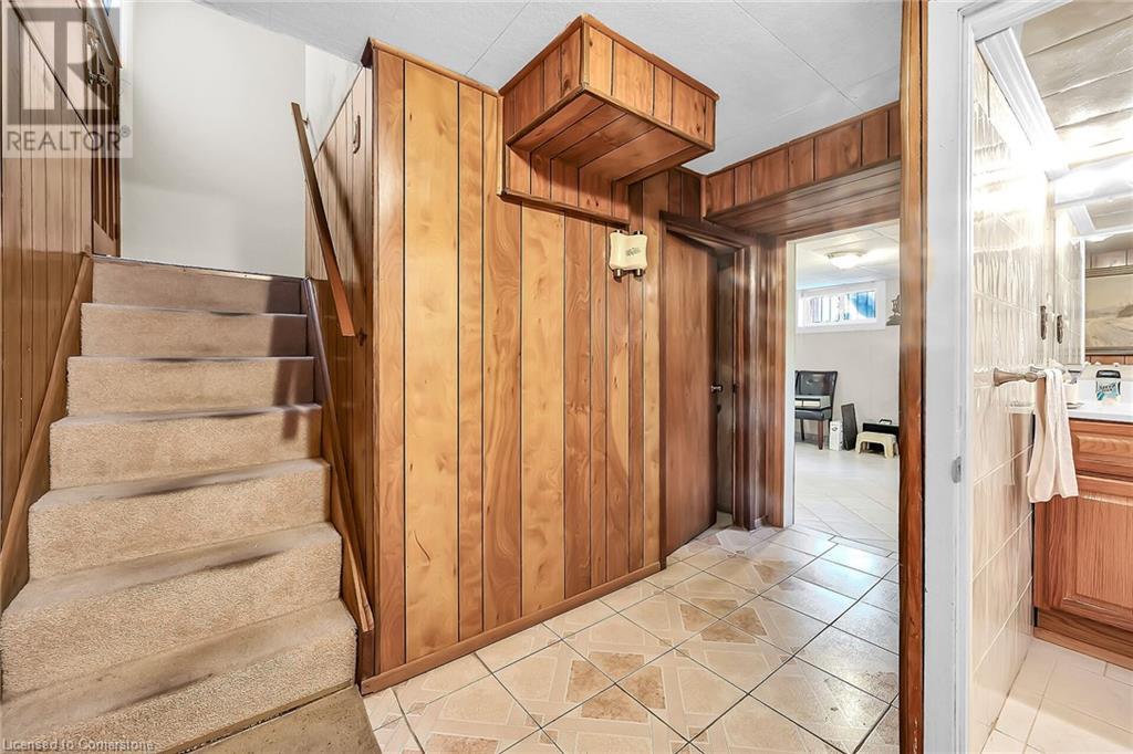 Photo 37 of 31 Summercrest Drive, Hamilton ON