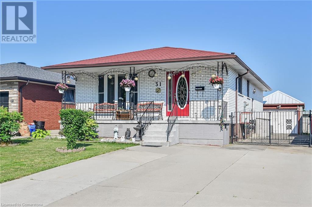 Photo 4 of 31 Summercrest Drive, Hamilton ON