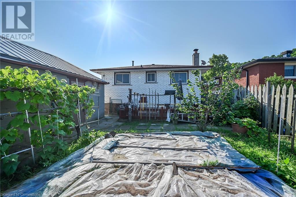 Photo 47 of 31 Summercrest Drive, Hamilton ON