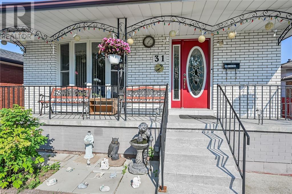 Photo 6 of 31 Summercrest Drive, Hamilton ON