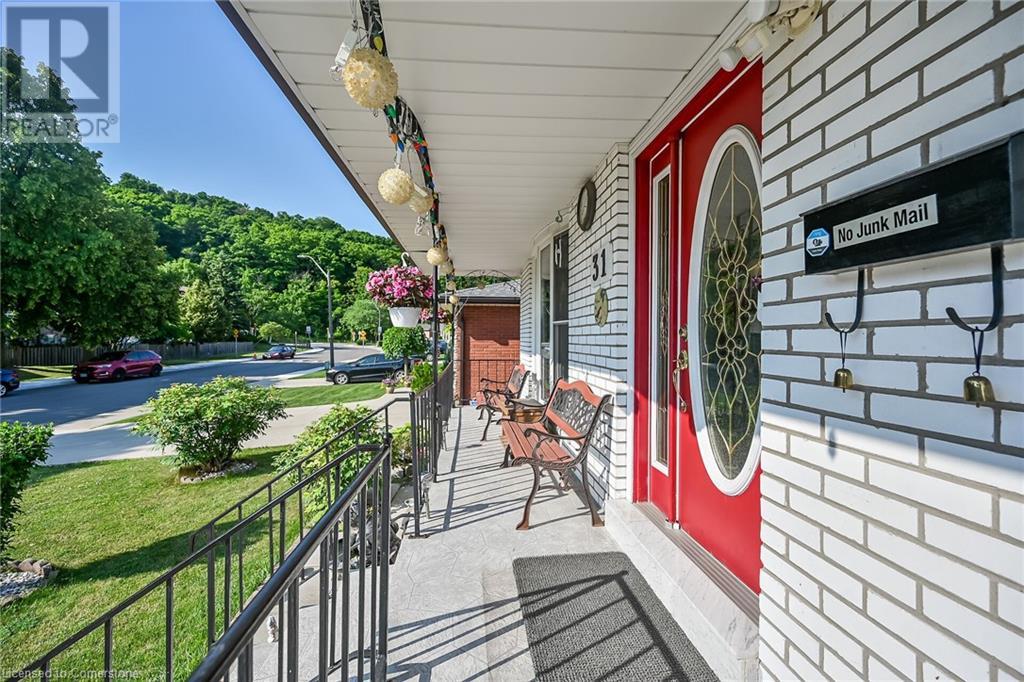 Photo 7 of 31 Summercrest Drive, Hamilton ON