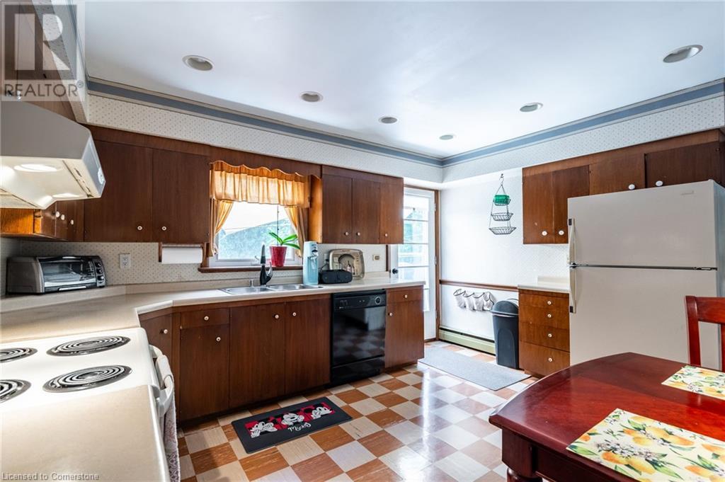 Photo 7 of 458 Elwood Road, Burlington ON