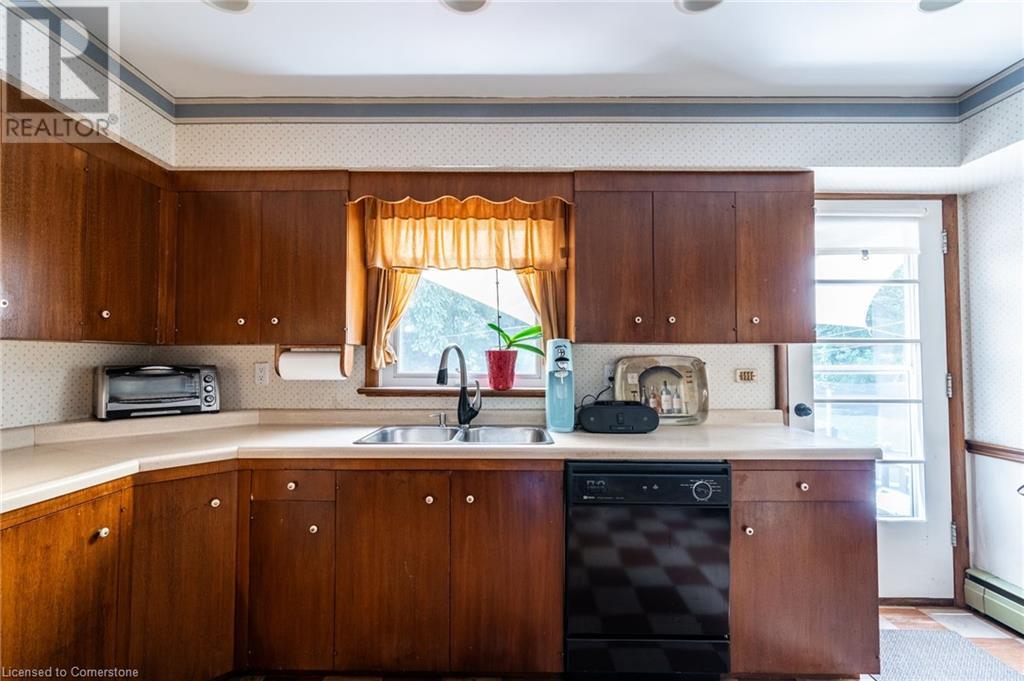 Photo 8 of 458 Elwood Road, Burlington ON