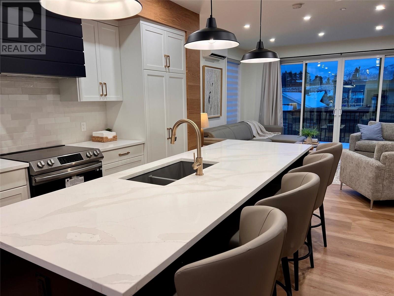 510 14th Street Unit# 402, Invermere