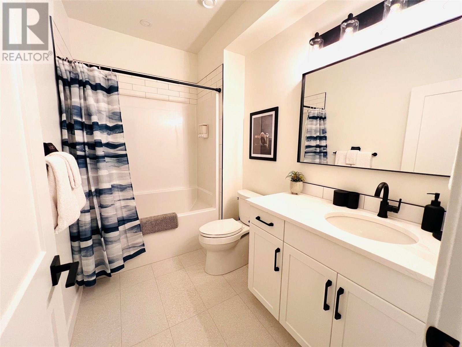 Photo 14 of 510 14th Street Unit 403, Invermere BC