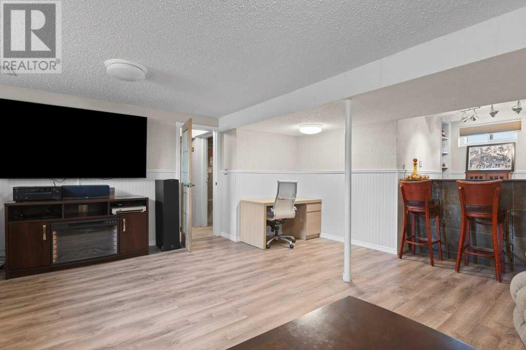 Single Family House Bi-level for Sale in  Allan Crescent SE Acadia Calgary 