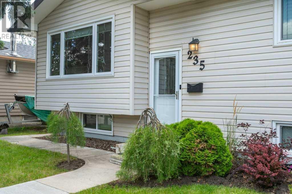 Single Family House Bi-level for Sale in  Allan Crescent SE Acadia Calgary 