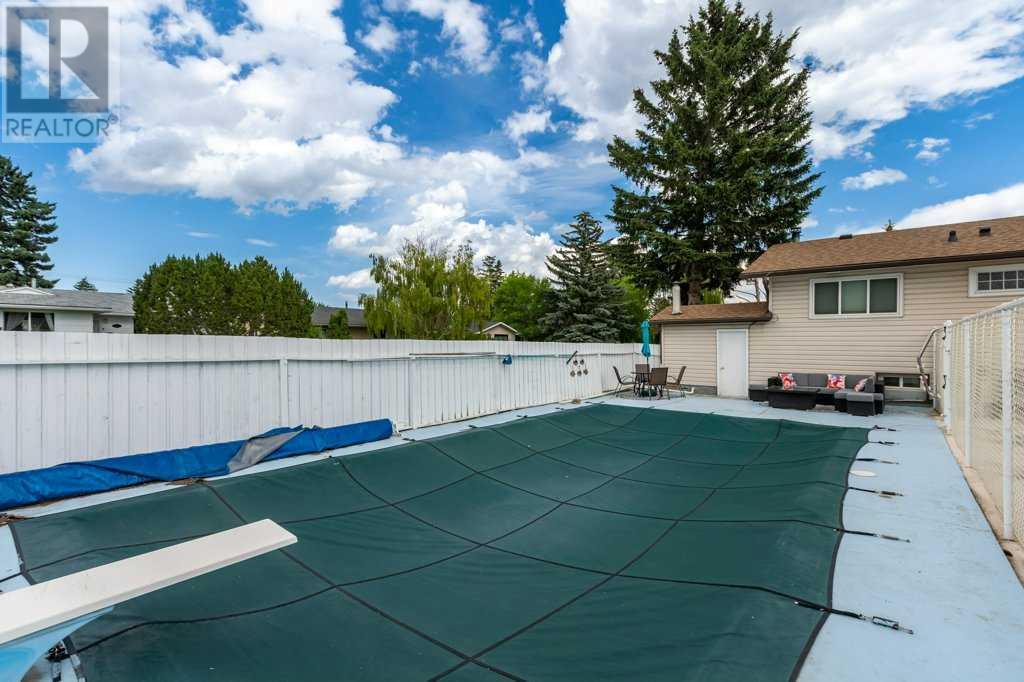 Single Family House Bi-level for Sale in  Allan Crescent SE Acadia Calgary 