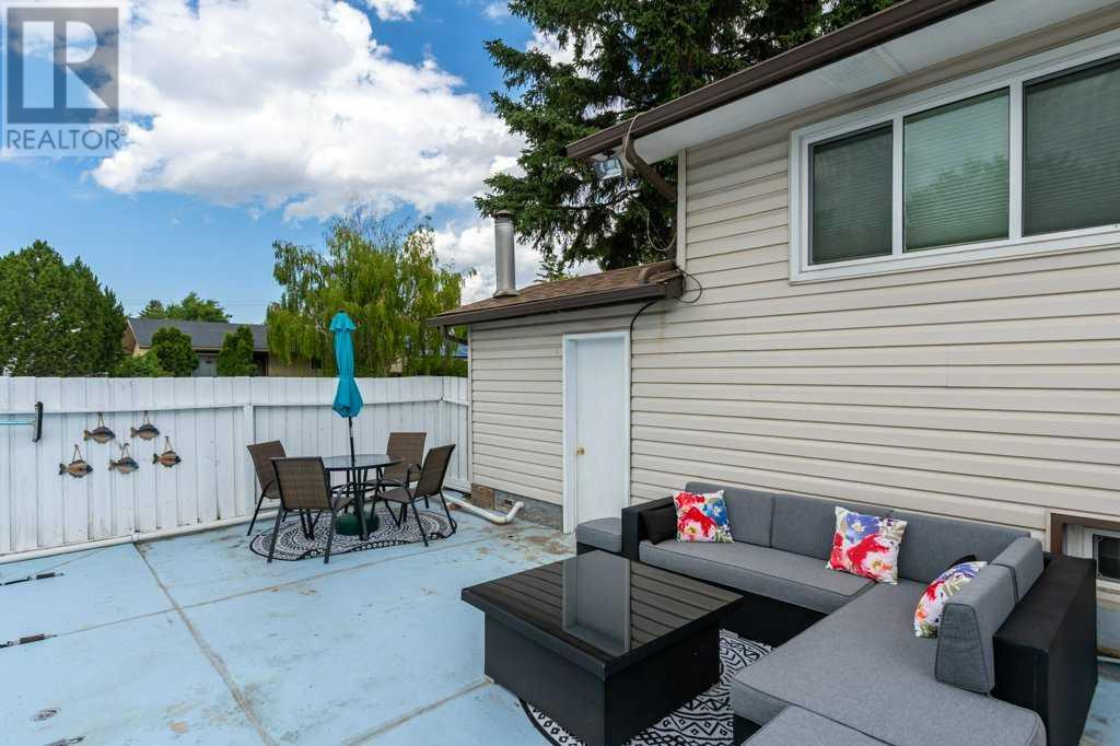 Single Family House Bi-level for Sale in  Allan Crescent SE Acadia Calgary 