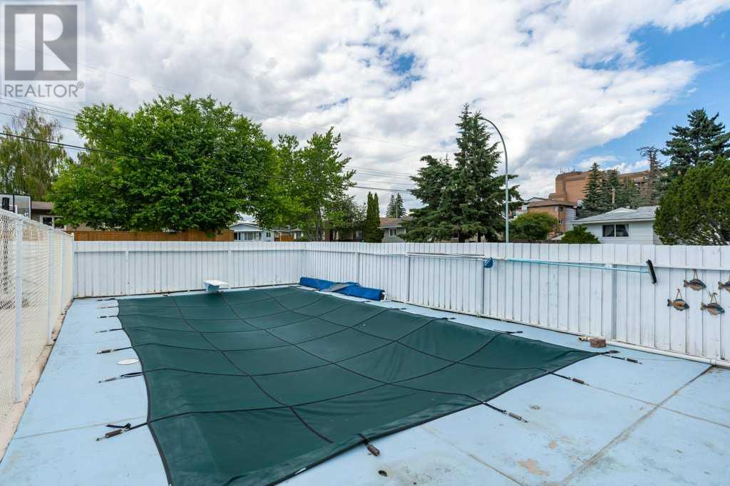 Single Family House Bi-level for Sale in  Allan Crescent SE Acadia Calgary 