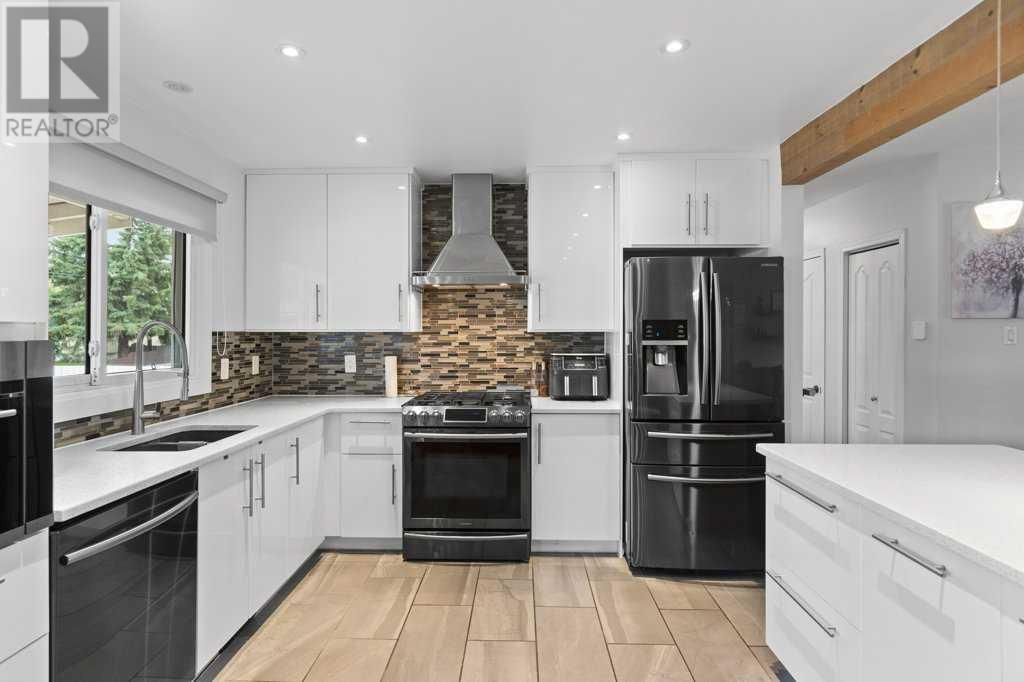 Single Family House Bi-level for Sale in  Allan Crescent SE Acadia Calgary 