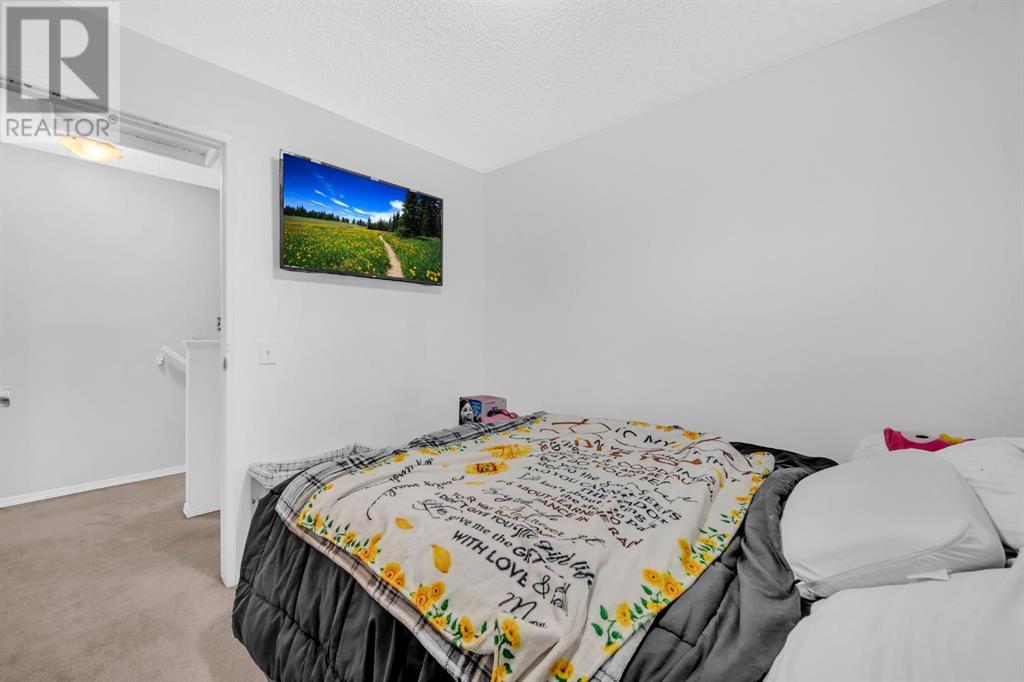 Single Family House for Sale in  Falshire Terrace NE Falconridge Calgary 