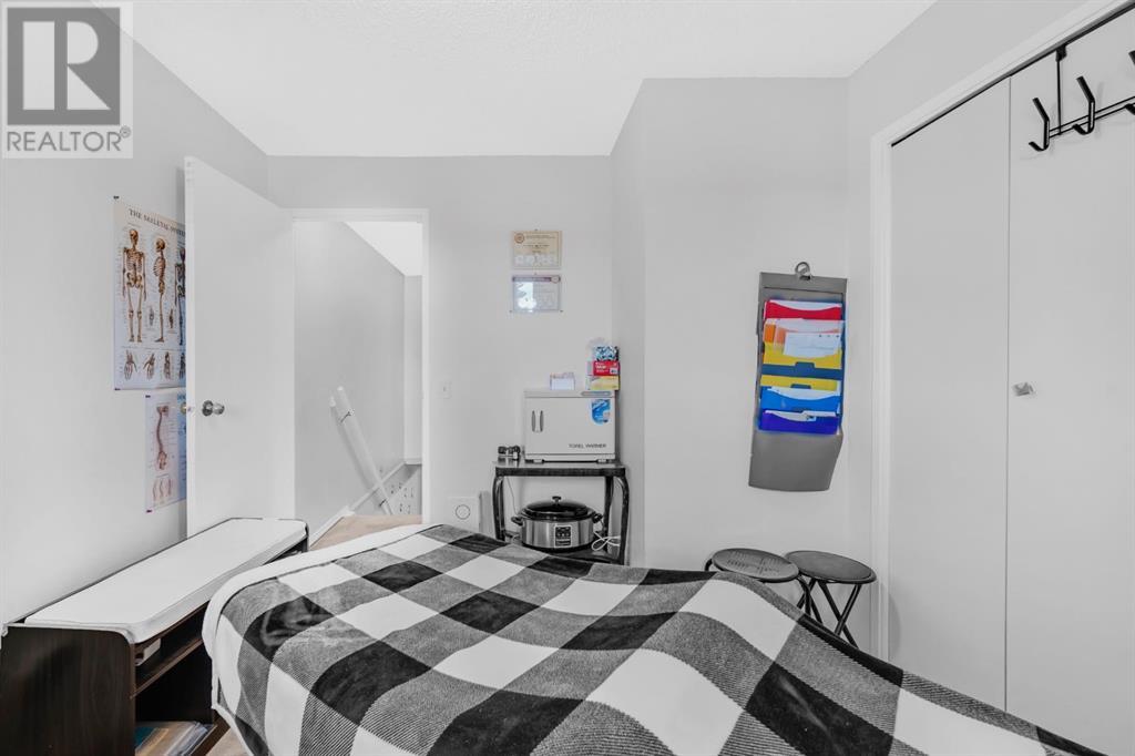 Single Family House for Sale in  Falshire Terrace NE Falconridge Calgary 