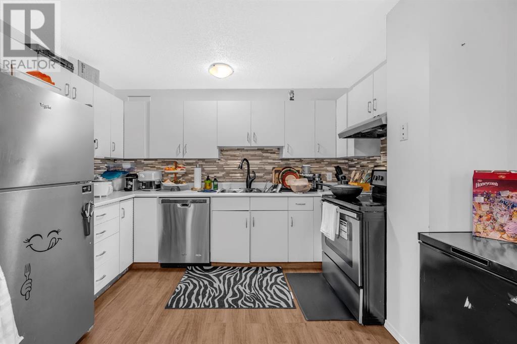 Single Family House for Sale in  Falshire Terrace NE Falconridge Calgary 