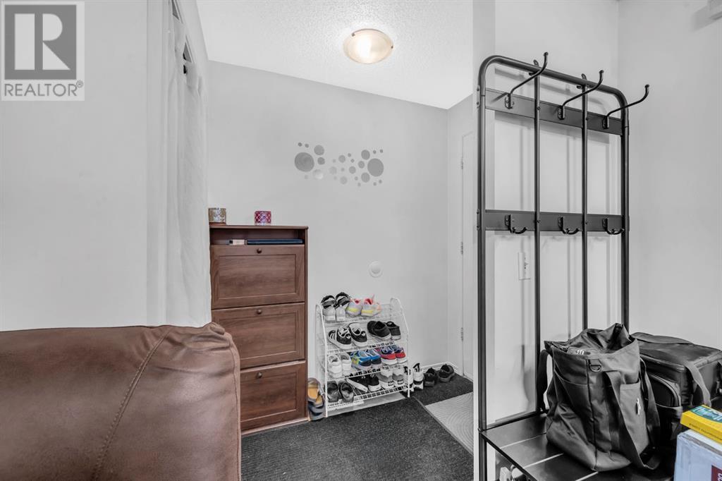 Single Family House for Sale in  Falshire Terrace NE Falconridge Calgary 