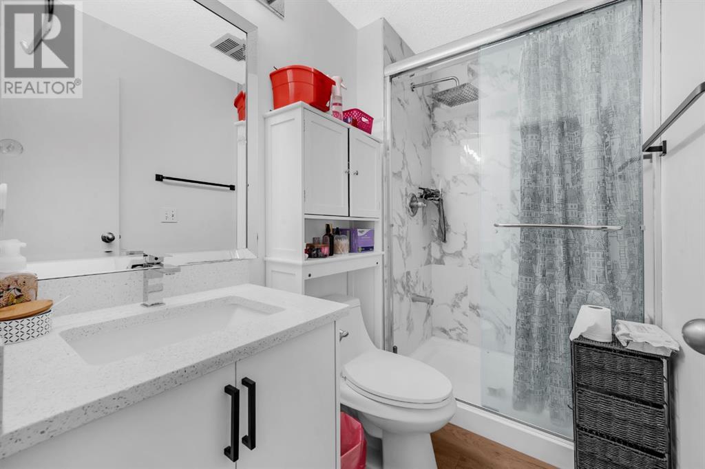 Single Family House for Sale in  Falshire Terrace NE Falconridge Calgary 
