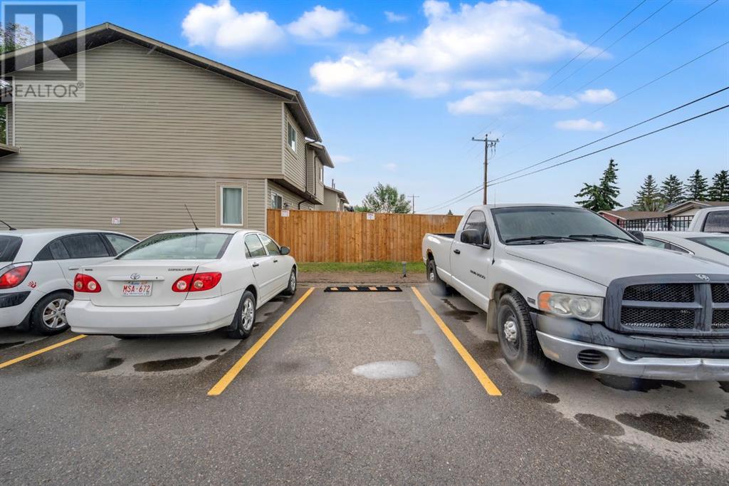 Single Family House for Sale in  Falshire Terrace NE Falconridge Calgary 