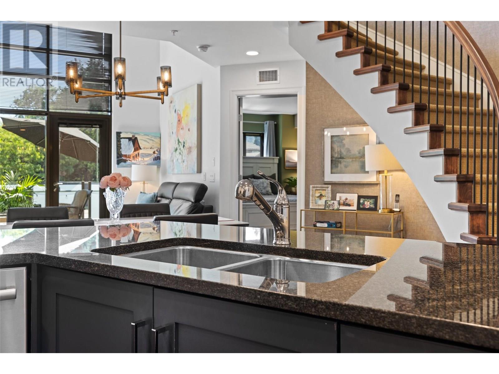 205 600 Sarsons Road, Kelowna