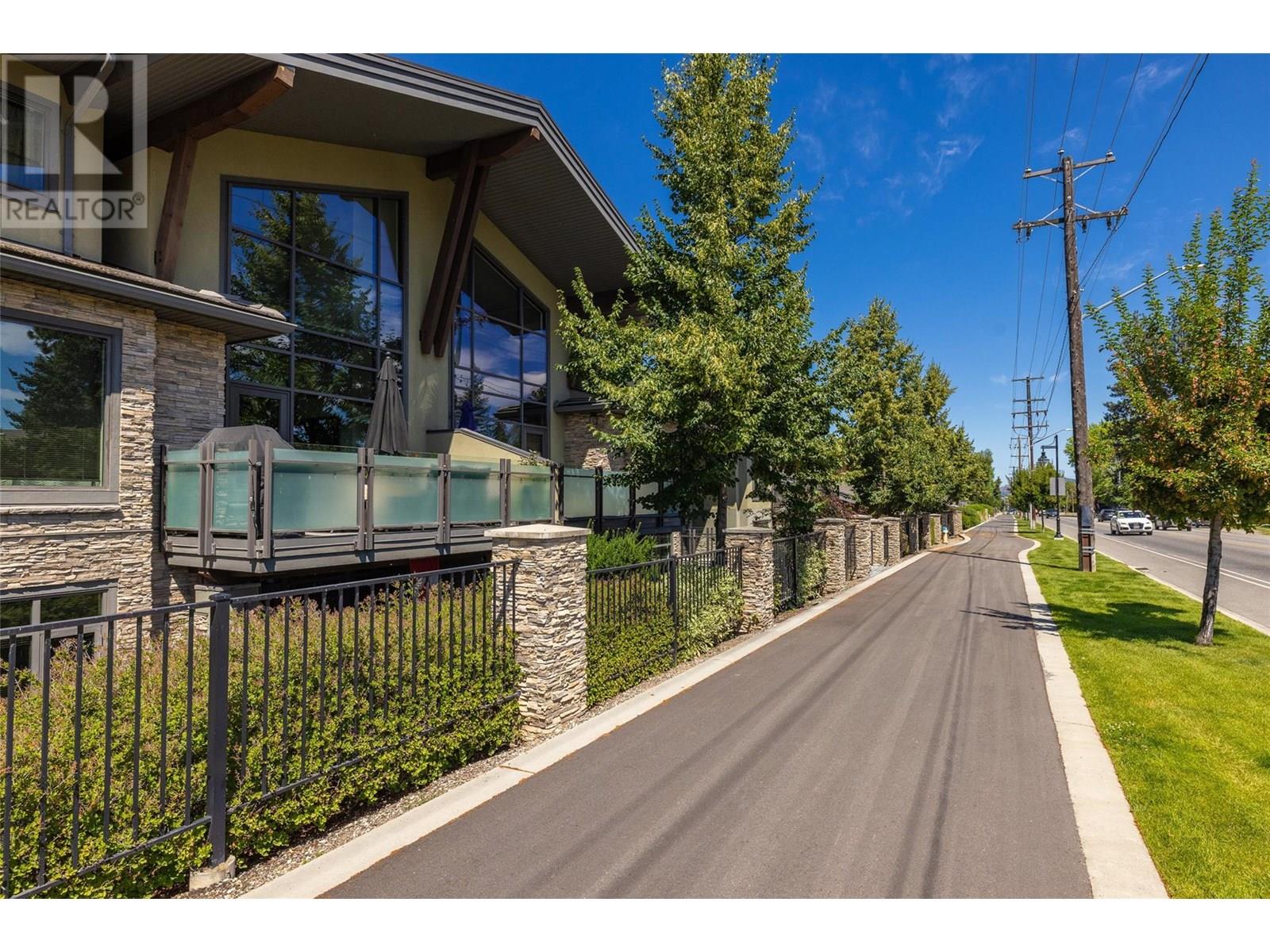 205 600 Sarsons Road, Kelowna