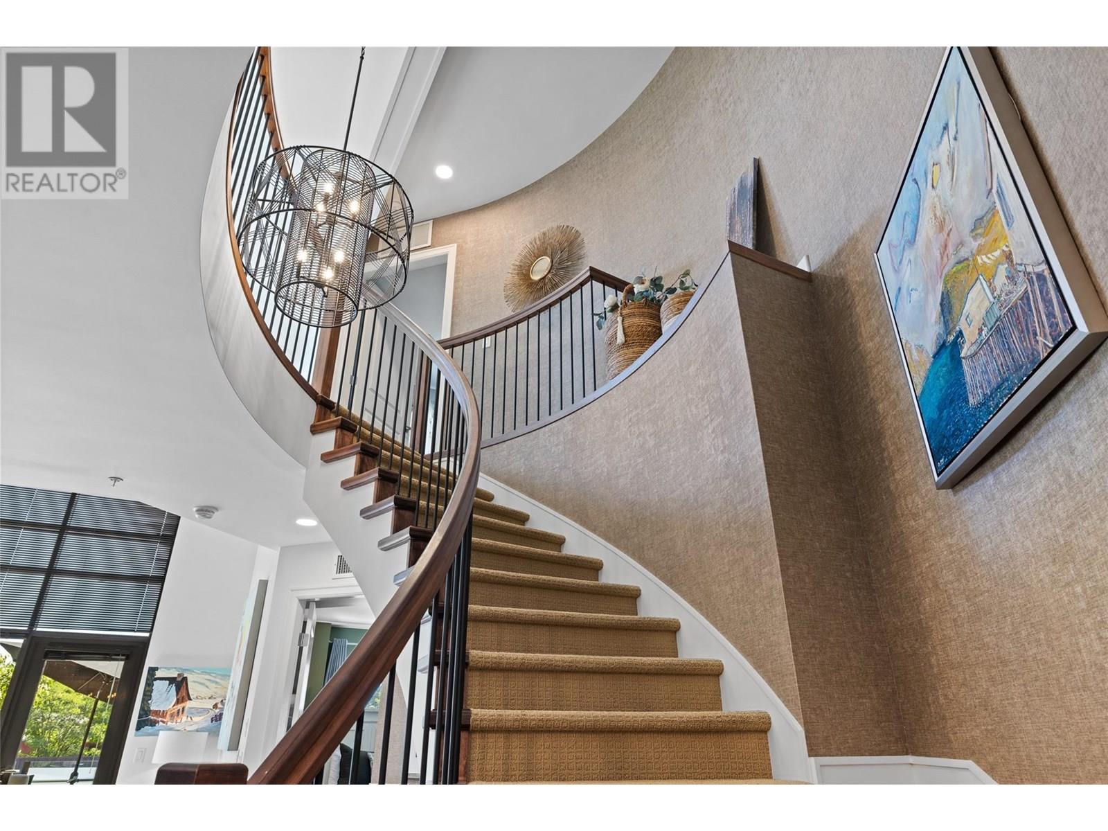 205 600 Sarsons Road, Kelowna