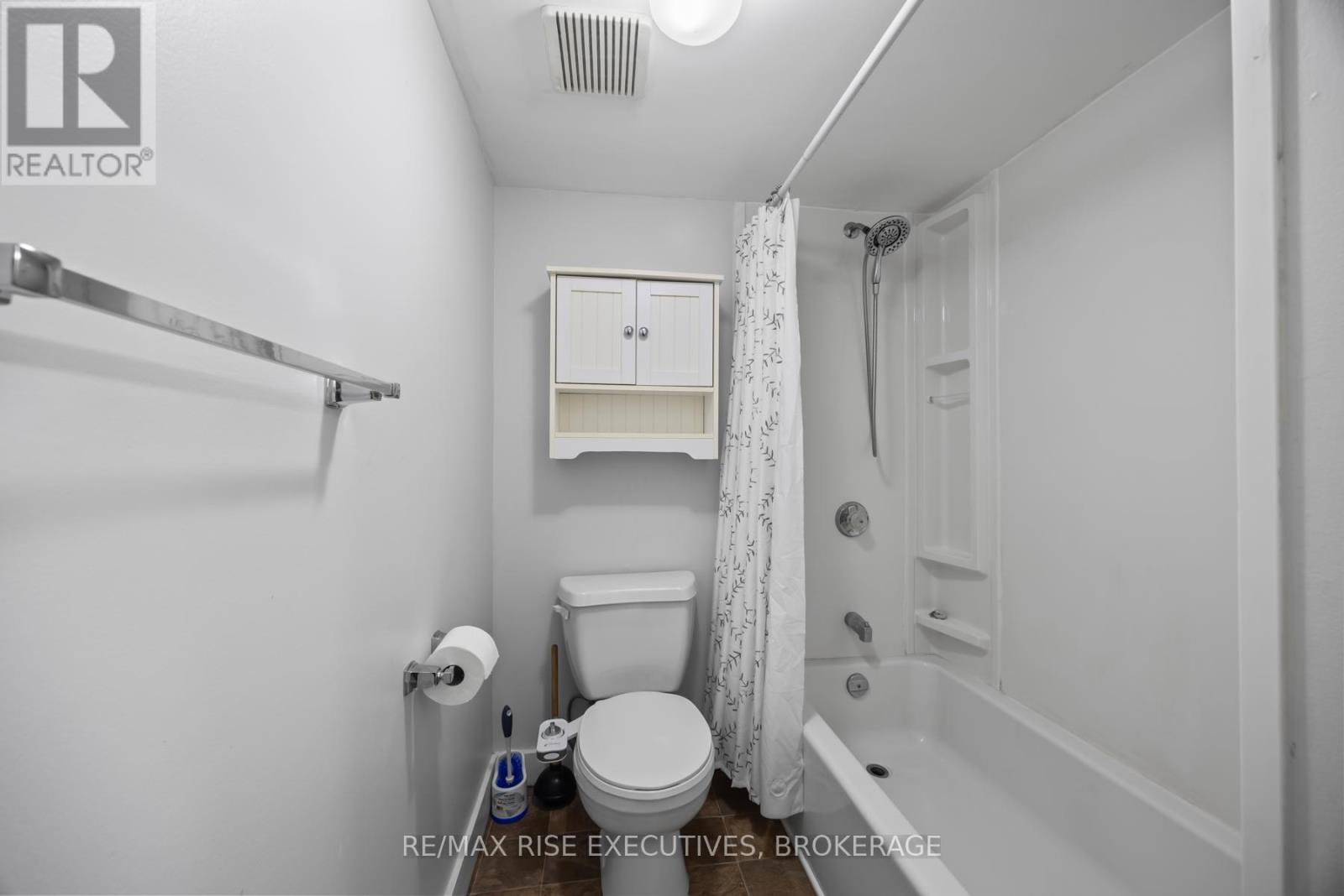Photo 5 of 118 580 Armstrong Road, Kingston ON