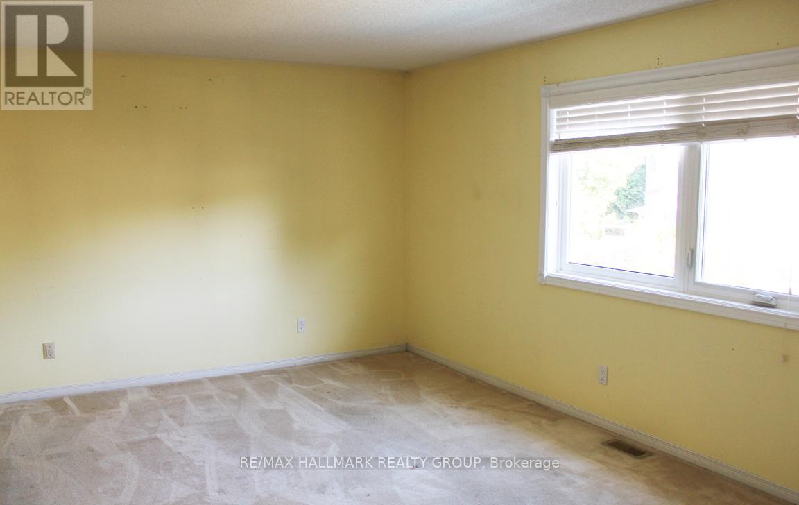 Photo 23 of 47 Emerald Meadows Drive, Ottawa ON