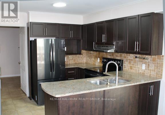 Photo 12 of 47 Emerald Meadows Drive, Ottawa ON
