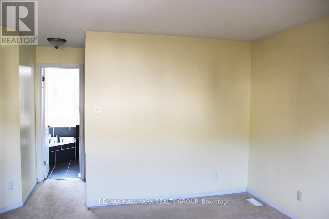 Photo 17 of 47 Emerald Meadows Drive, Ottawa ON