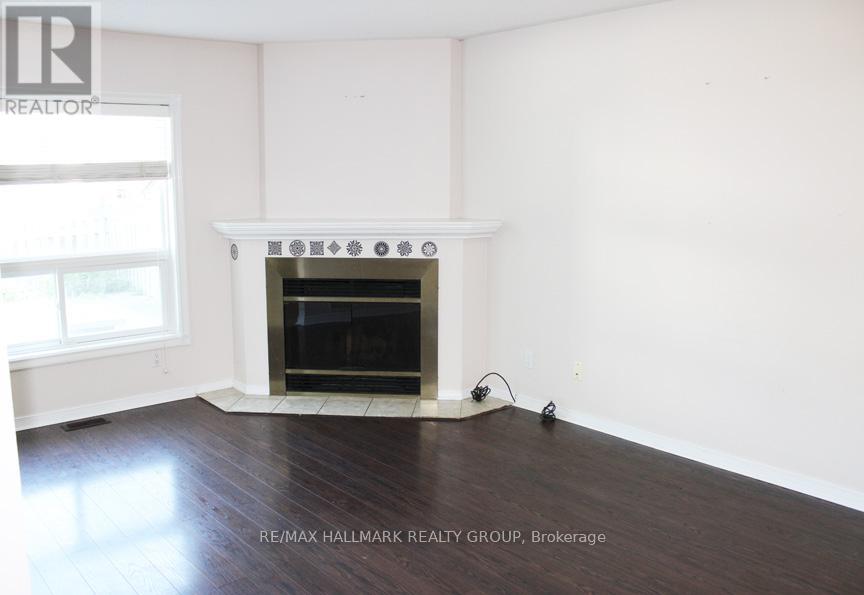 Photo 16 of 47 Emerald Meadows Drive, Ottawa ON