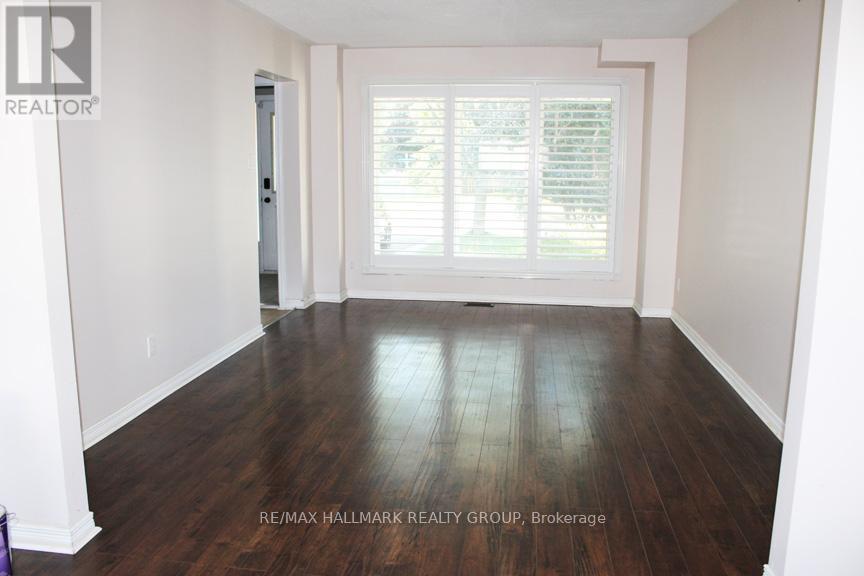 Photo 15 of 47 Emerald Meadows Drive, Ottawa ON