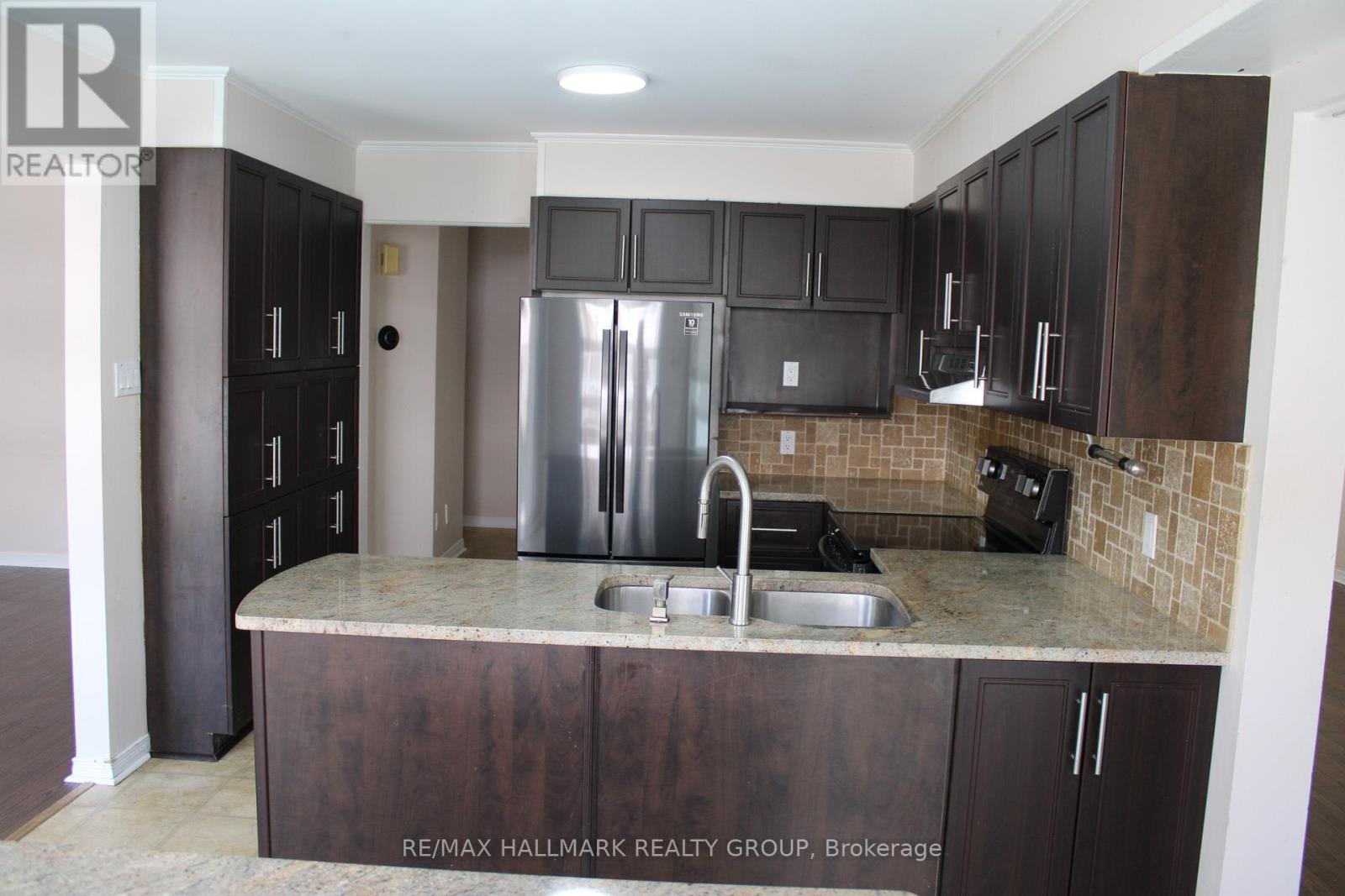 Photo 8 of 47 Emerald Meadows Drive, Ottawa ON